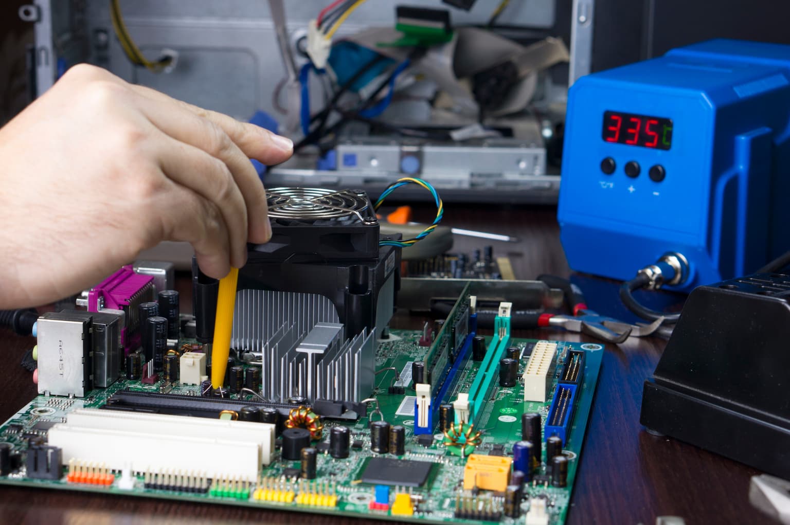 Bench technician taking a repair question